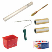 Kit d'outillage pour l'application de peinture anti-ondes comprenant 2 manchons et leurs monture pour rouleau, une brosse à réchampir, un camion à peinture, du film polyane de protection et de l'adhésif de masquage.