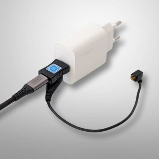 Adap'terre USB-C – Gros plan connecteur et cosse – Adaptateur de mise à la terre ADAP'TERRE USB